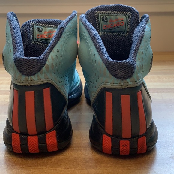 Adidas Derrick Rose athletic shoes - Picture 2 of 3